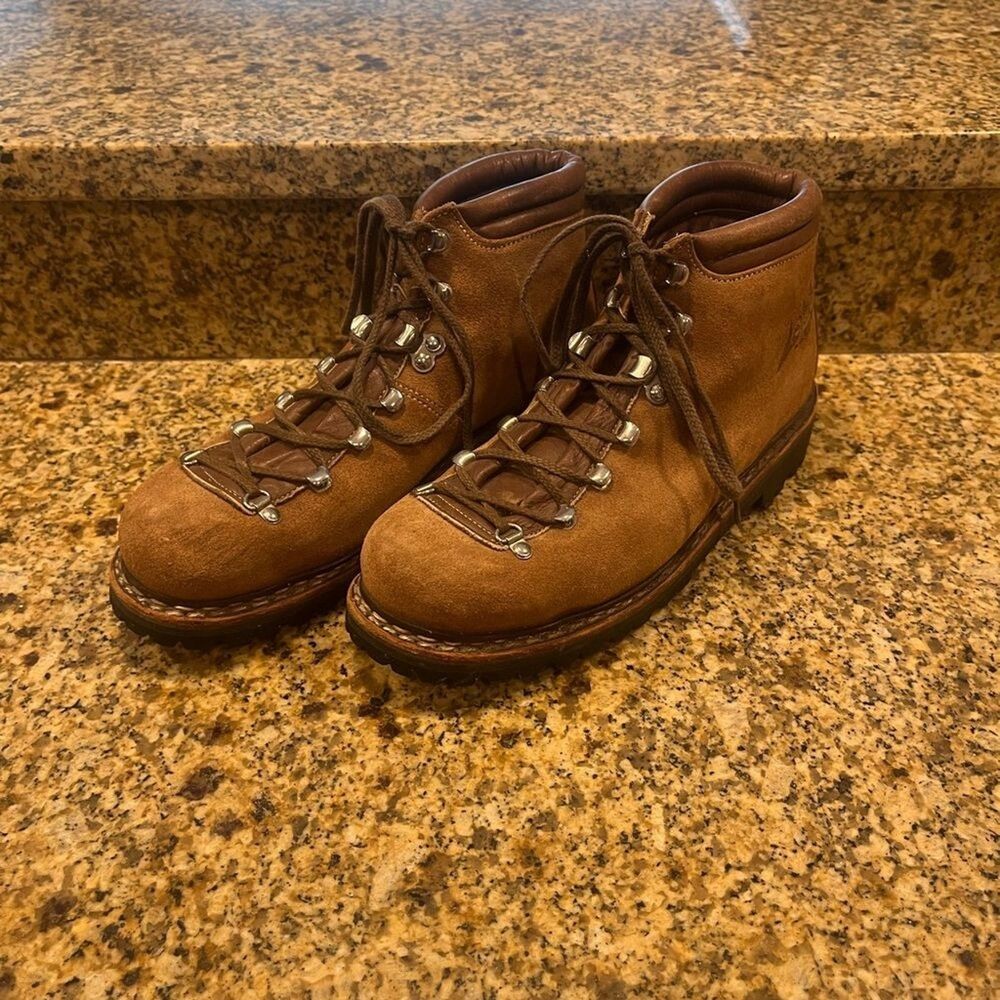 Vintage LOWA Mountaineering Hiking Boot Tan Suede Unbroken In Mens 8 Wmns 9.5?